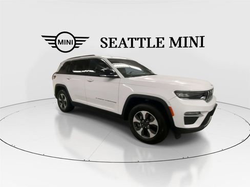 Used 2024 Jeep Grand Cherokee Limited 4xe AWD/4WD image 2