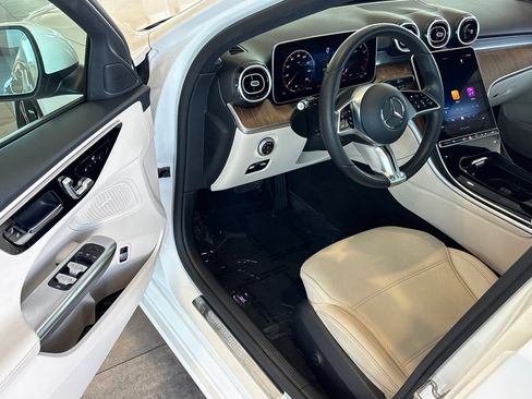 Used 2025 Mercedes-Benz C 300 Sedan image 16
