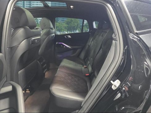 Used 2024 BMW X6 xDrive40i w/ M Sport Professional Package AWD/4WD image 5