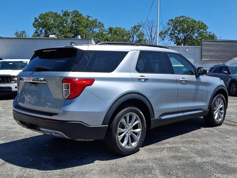 Certified 2023 Ford Explorer XLT w/ Equipment Group 202A AWD/4WD image 6