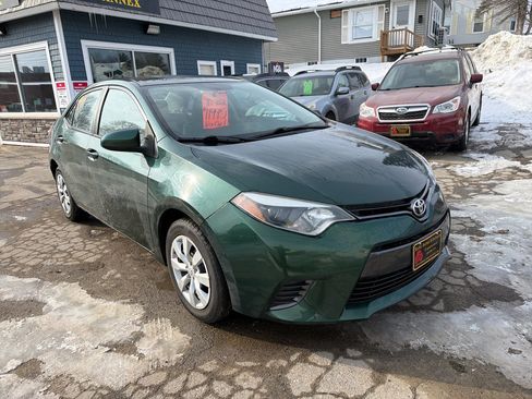 Used 2016 Toyota Corolla LE CVT image 6