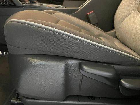 Used 2025 Chevrolet TrailBlazer LT FWD image 12