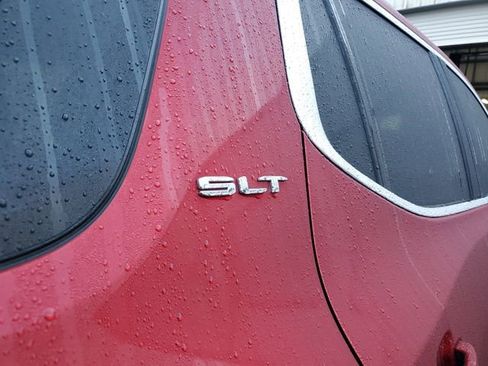 Used 2023 GMC Acadia SLT image 8