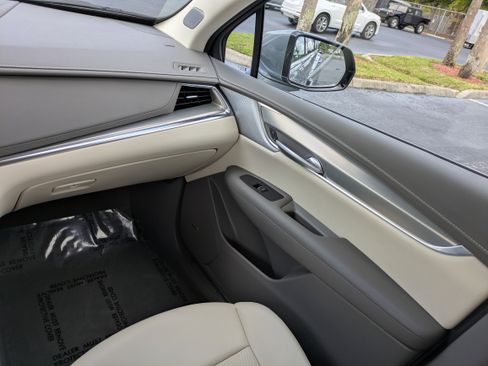 Certified 2024 Cadillac XT5 Premium Luxury FWD image 16