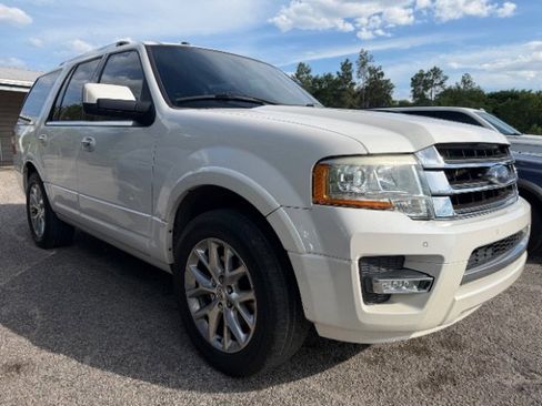 Used 2015 Ford Expedition Limited w/ Equipment Group 301A RWD image 2