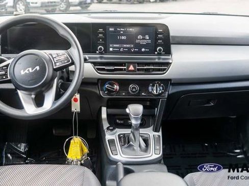 Used 2024 Kia Seltos LX AWD/4WD image 15