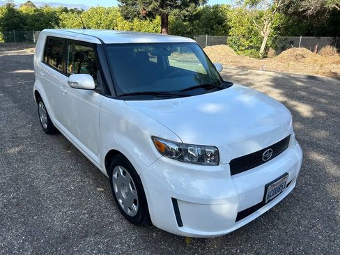 Used 2008 Scion xB FWD image 10
