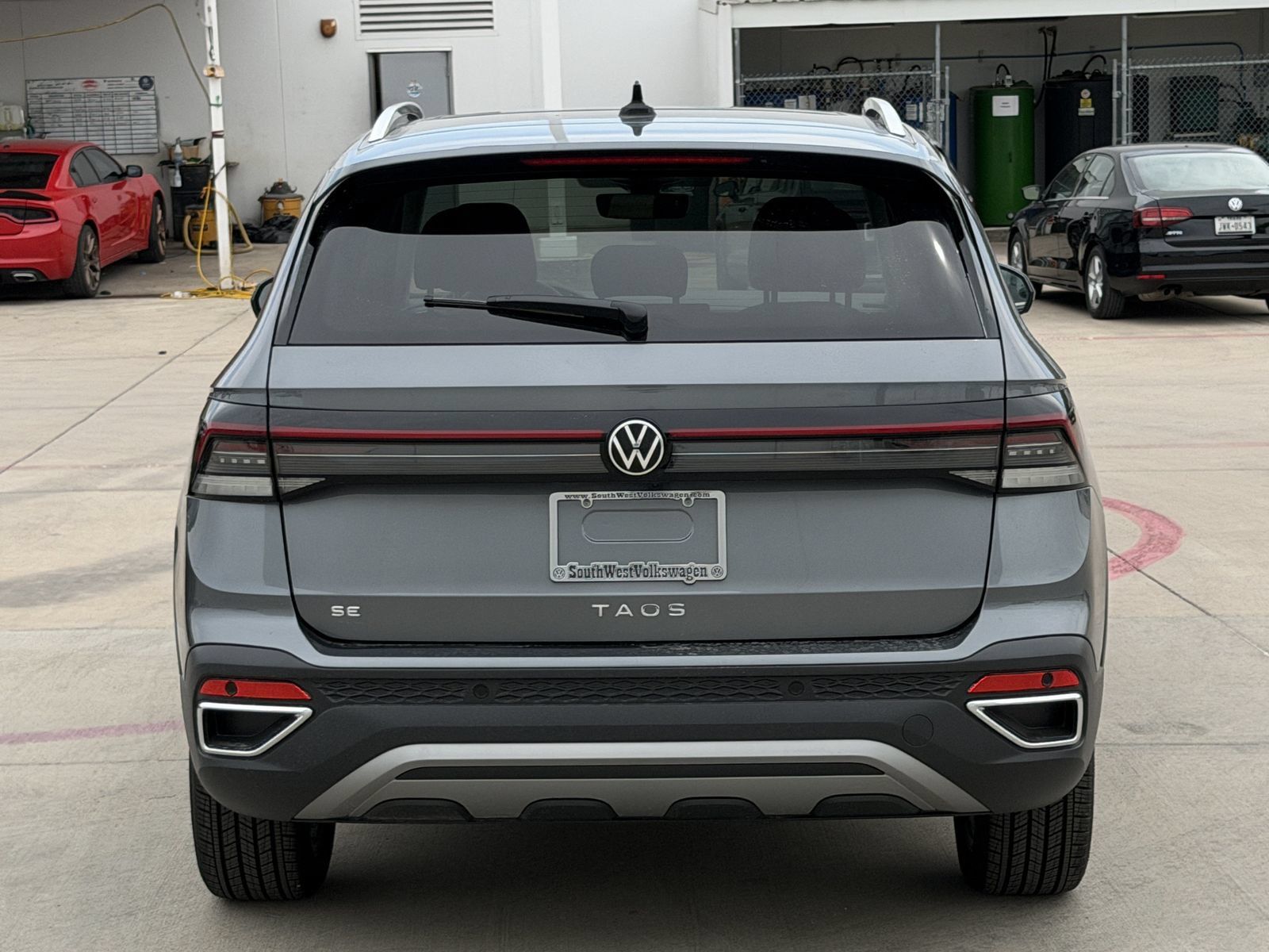New 2026 Volkswagen Taos SE FWD image 5