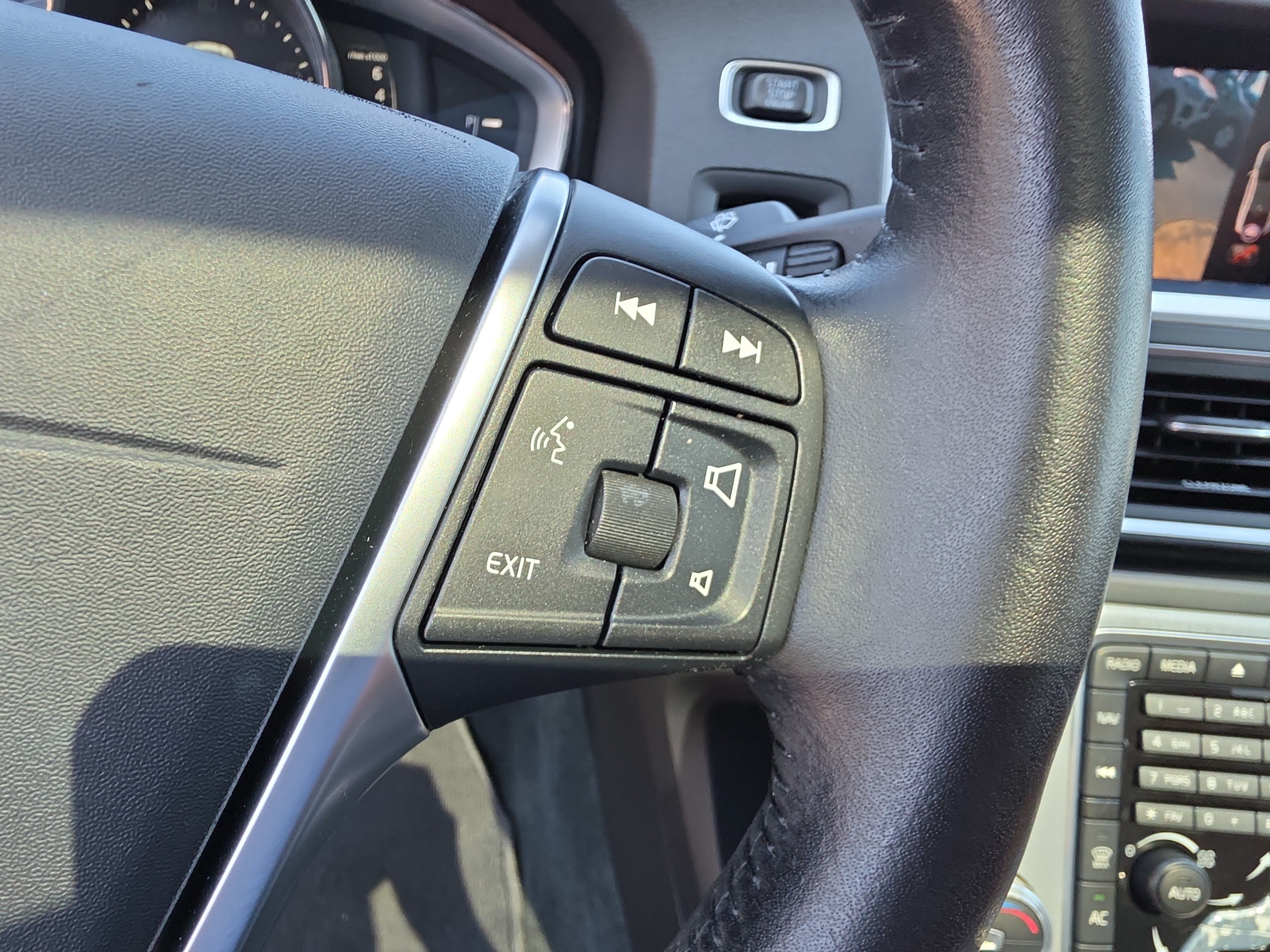 Used 2018 Volvo S60 T5 Inscription FWD image 25