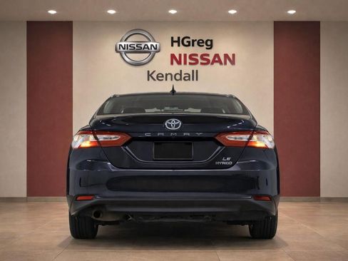 Used 2021 Toyota Camry LE image 6