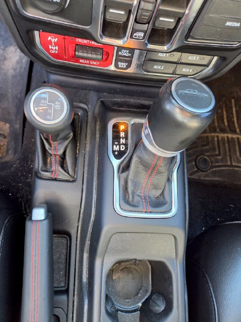 Used 2021 Jeep Gladiator Rubicon AWD/4WD image 9