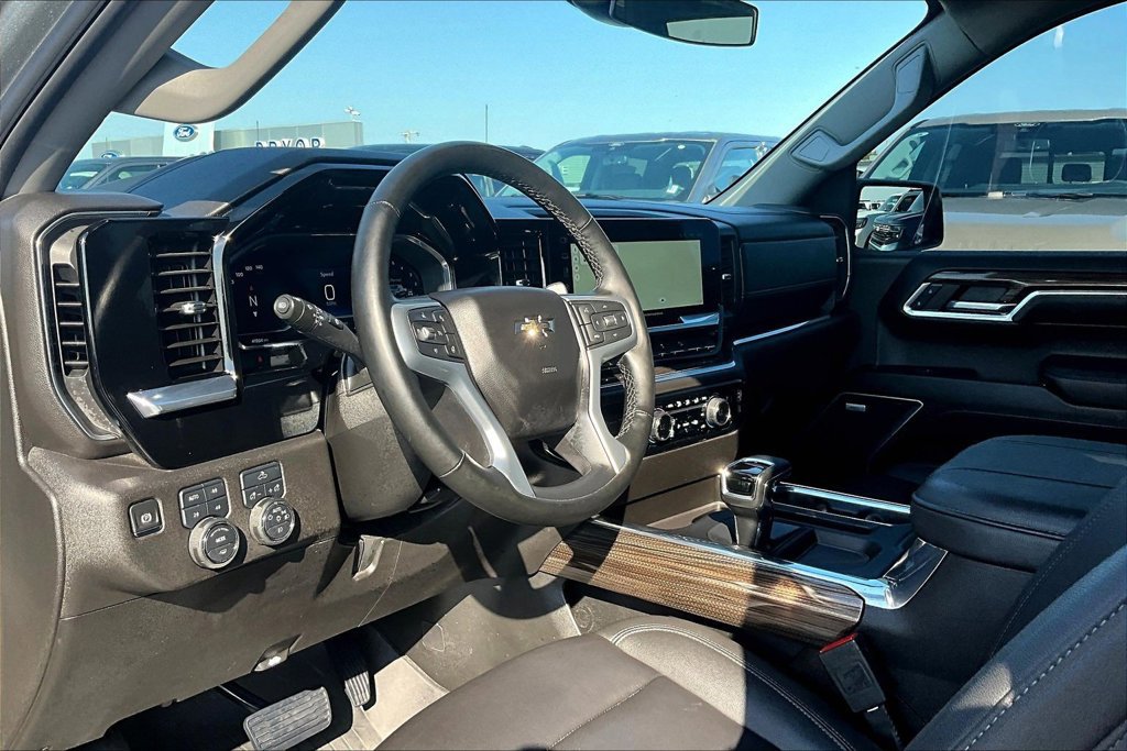 Used 2024 Chevrolet Silverado 1500 RST w/ True North Edition Plus AWD/4WD image 13