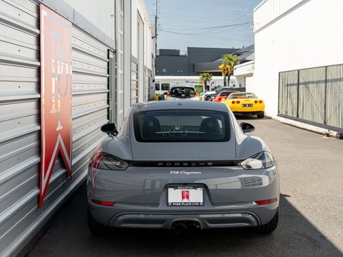 Used 2024 Porsche 718 Cayman RWD image 46