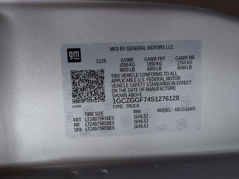 New 2025 Chevrolet Express 3500 Work Van w/ Driver Convenience Package image 15