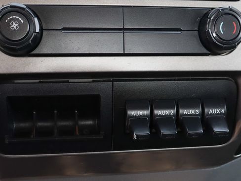 Used 2023 Ford F650 2WD Regular Cab Super Duty image 29