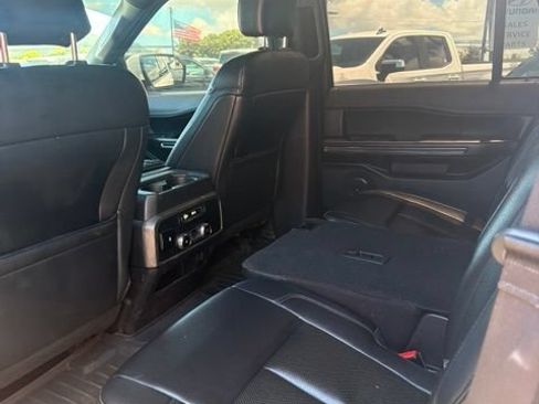 Used 2019 Ford Expedition XLT w/ Equipment Group 201A AWD/4WD image 11