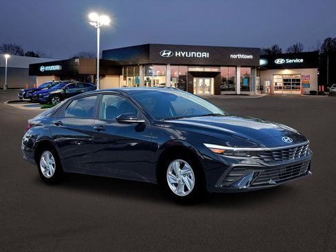 New 2026 Hyundai Elantra SE image 10