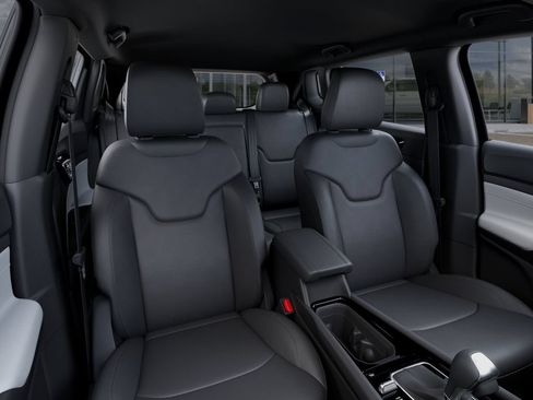 Used 2026 Jeep Compass Limited AWD/4WD image 16