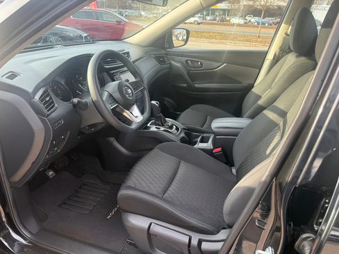 Used 2020 Nissan Rogue S image 9