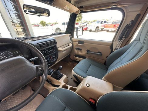 Used 1999 Jeep Wrangler Sahara AWD/4WD image 10