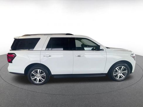 Used 2024 Ford Expedition Limited image 17