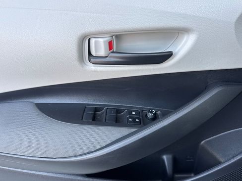 Used 2022 Toyota Corolla LE w/ Carpet Mat Package (TMS) FWD image 12