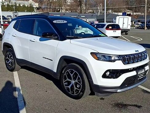 Used 2024 Jeep Compass Limited image 2