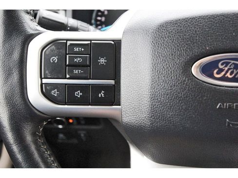 Certified 2024 Ford Expedition XLT RWD image 18
