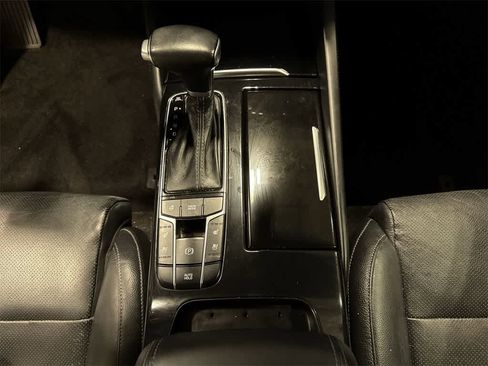 Used 2018 Kia Cadenza Technology image 30