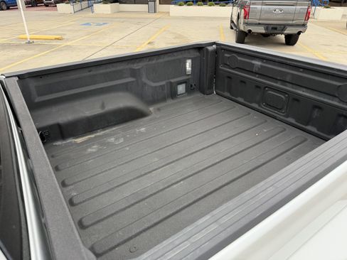 Used 2024 Jeep Gladiator Sport AWD/4WD image 13