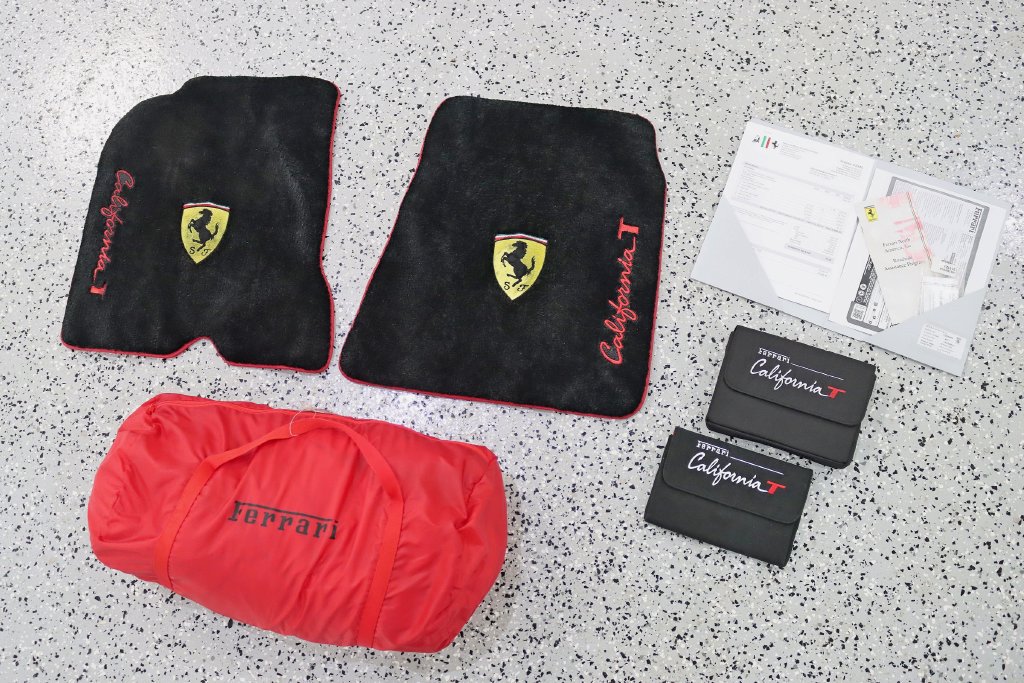 Used 2016 Ferrari California T RWD image 32