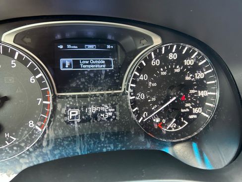 Used 2013 Nissan Pathfinder SV w/ Trailer Tow Pkg image 22