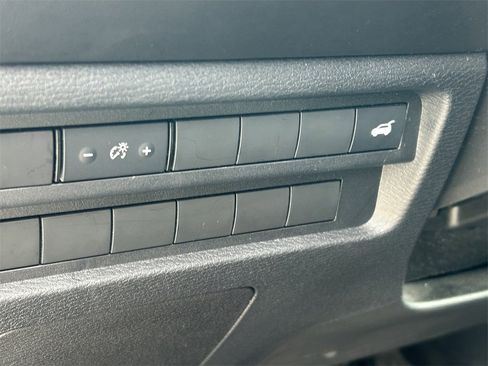 Used 2024 Mitsubishi Outlander SE image 27