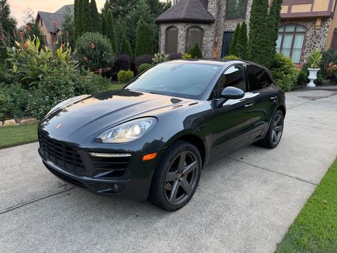 Used 2018 Porsche Macan S AWD/4WD image 2