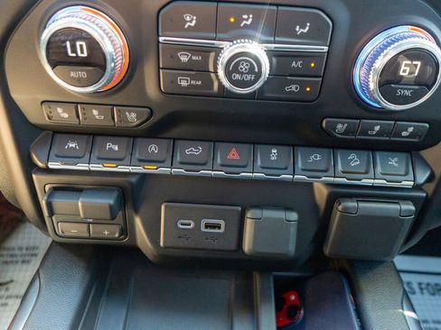 Used 2019 GMC Sierra 1500 Denali w/ Denali Ultimate Package image 31