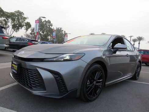 Certified 2026 Toyota Camry SE image 3