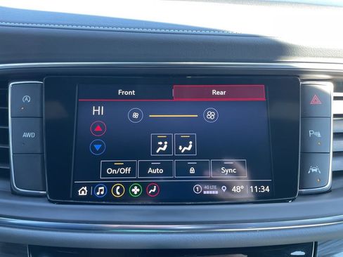 Used 2023 Buick Enclave Essence w/ Experience Buick Package image 20