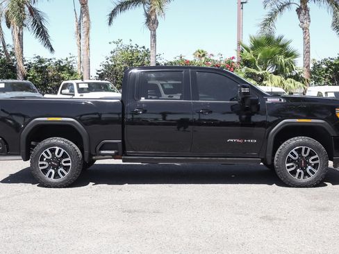 Used 2022 GMC Sierra 2500 AT4 w/ AT4 Premium Plus Package AWD/4WD image 12