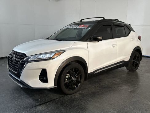 Used 2021 Nissan Kicks SR w/ Interior Electronics Package image 9