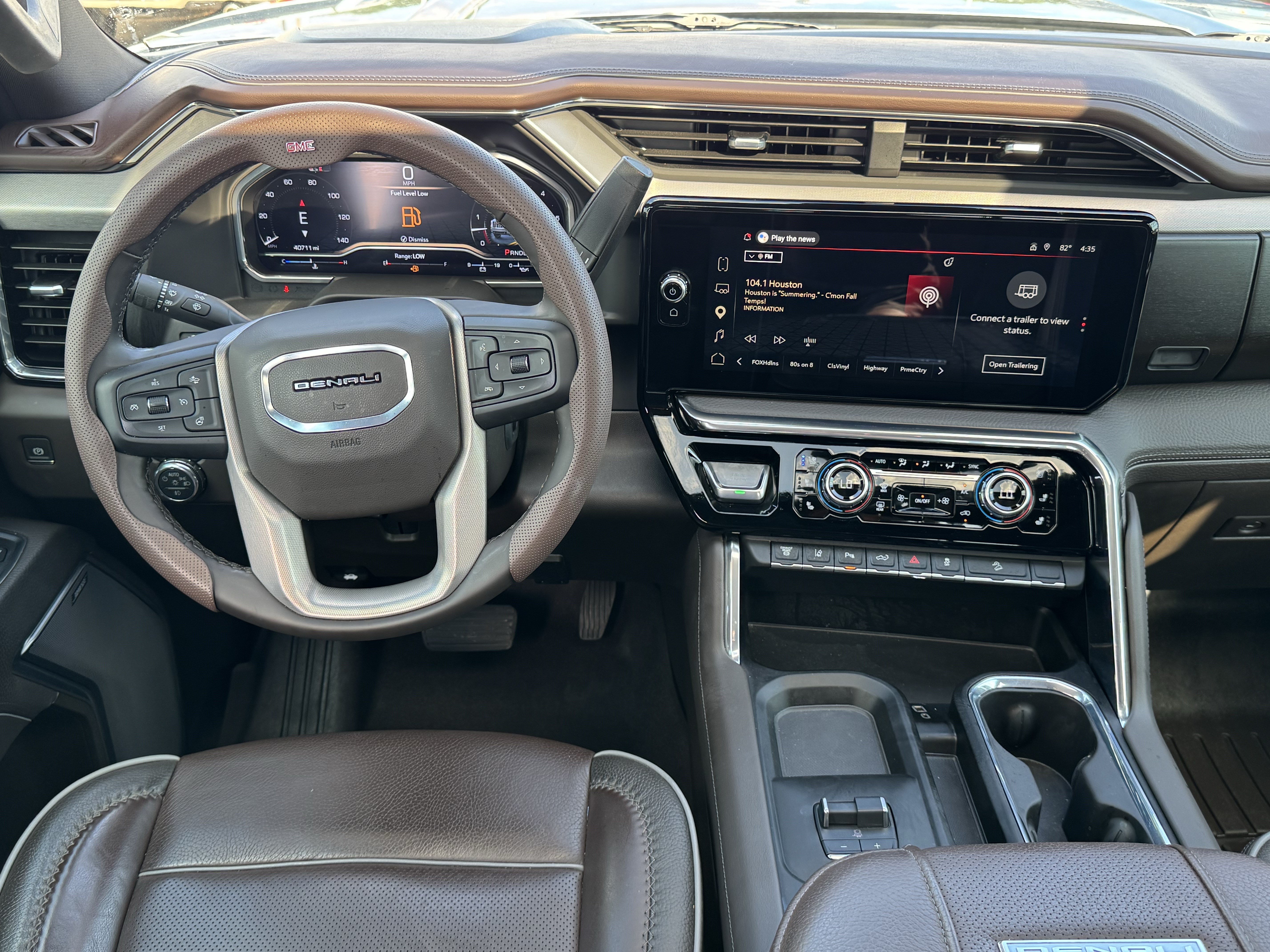 Used 2025 GMC Sierra 2500 Denali w/ Denali Reserve Package AWD/4WD image 24