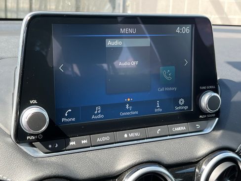 Used 2025 Nissan Sentra SV FWD image 31