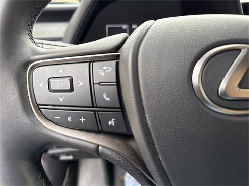 Used 2023 Lexus UX 250h AWD image 20