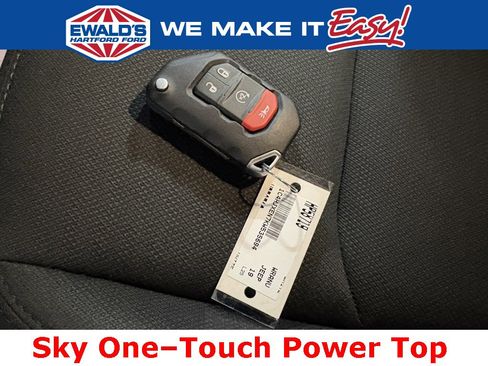 Used 2019 Jeep Wrangler Unlimited Sahara image 12