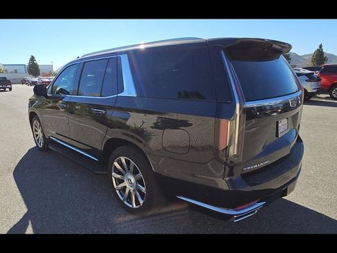 Used 2022 Cadillac Escalade Premium Luxury Platinum image 7