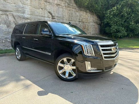 Used 2019 Cadillac Escalade ESV Premium Luxury AWD/4WD image 12