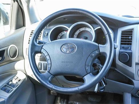 Used 2011 Toyota Tacoma PreRunner image 16