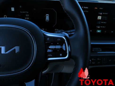 Used 2025 Kia Sorento SX Prestige image 22