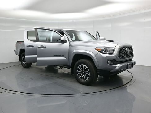 Used 2021 Toyota Tacoma TRD Sport w/ Technology Package image 30