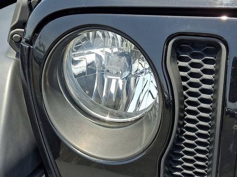 Used 2018 Jeep Wrangler Unlimited Sport S AWD/4WD image 7