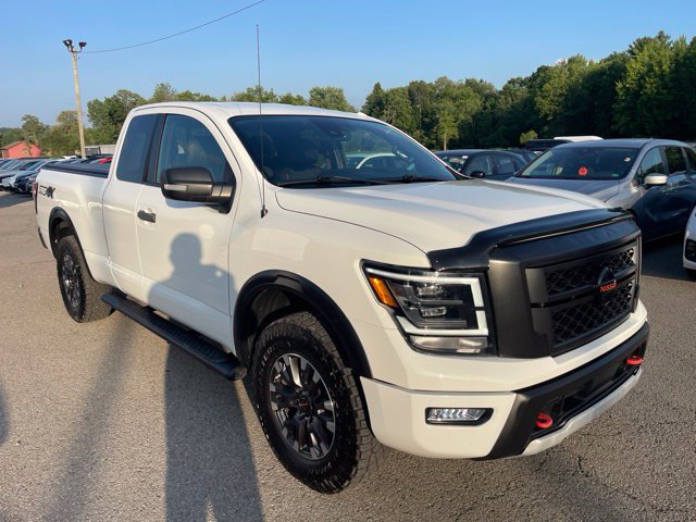 Used 2020 Nissan Titan PRO-4X AWD/4WD image 8